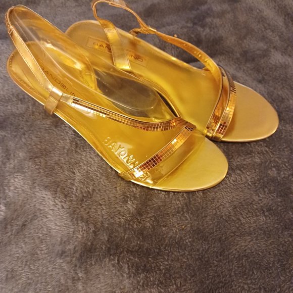 Bandolino Gold  Heels - Picture 4 of 5